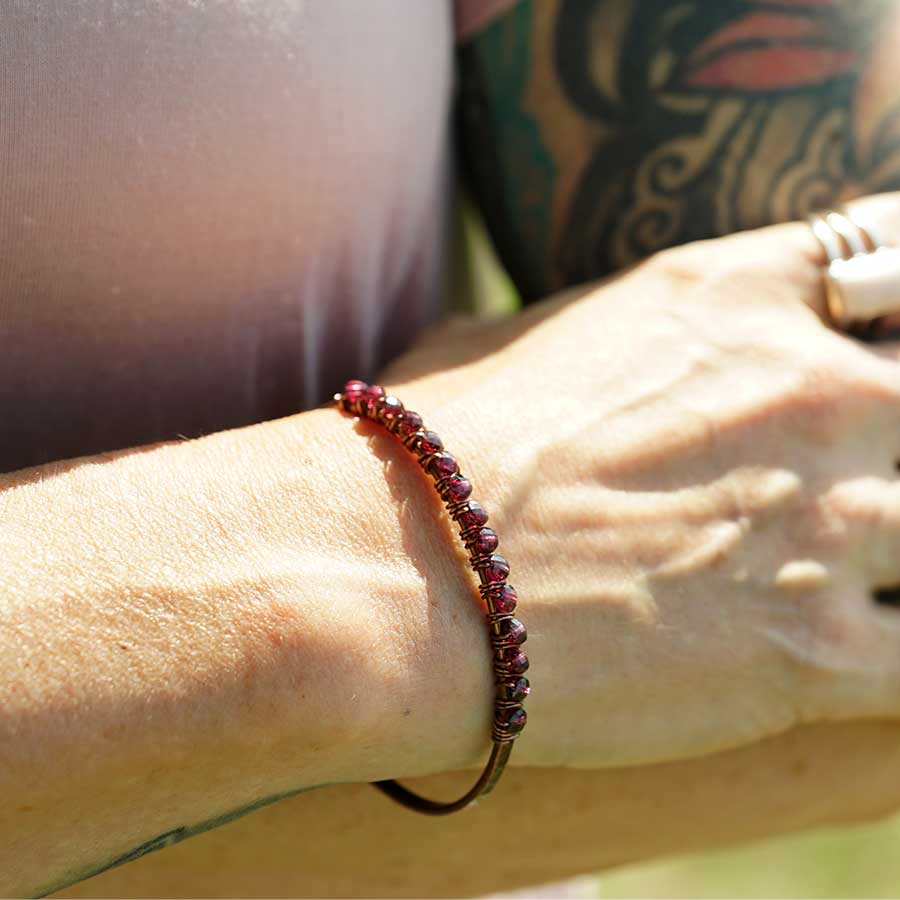 Instructions for DIY Bracelet Cuff with Microfacet Garnets - Goody Beads